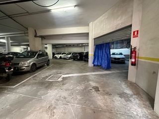 Car parking  Calle del purgatori. Garajealmacén 40 m2 a pie de calle en manresa