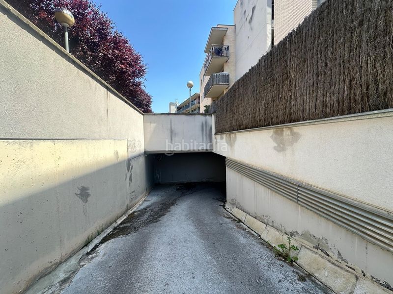 Foto a9922776-5f94-46bc-af22-f22f63a2ee1a. Aparcament cotxe a bases de Manresa - carretera de santpedor Manresa