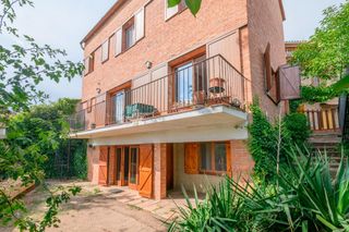 Haus in Sant Salvador de Guardiola. Casa de 5 hab. con jardín, pequeña piscina y estudio independien