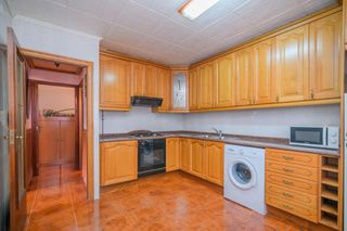 Chalet in Sant Salvador de Guardiola. Casa independiente en el calvet vida en planta baja, gran parcel