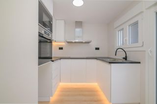 Flat in Escodines. Piso de 3 habitaciones reformado al lado del colegio oms i de pr