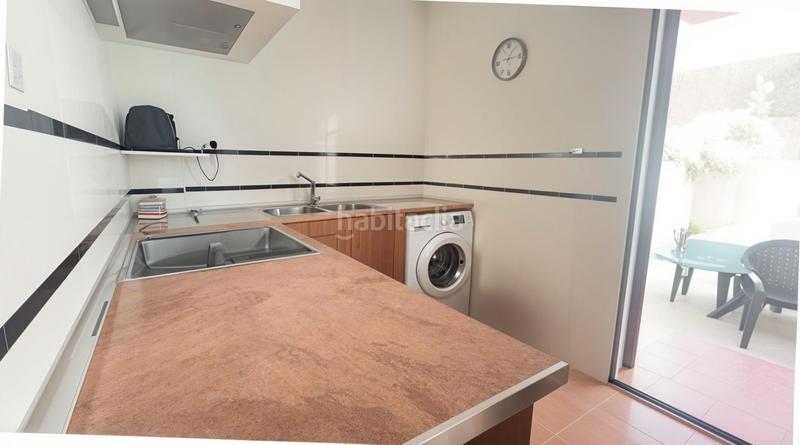 Foto 2f76d267-3006-4345-8fbd-6f6bb31178b7. Casa adosada tu hogar familiar adosado con jardín y parque infantil en Ayamonte