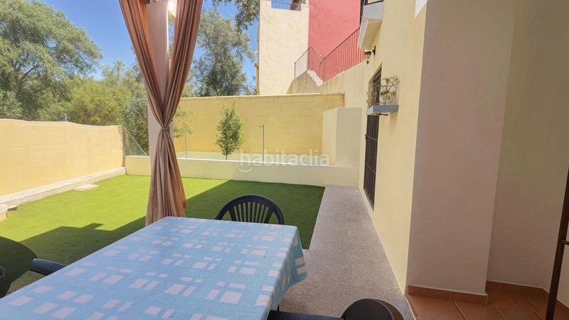 Foto c3671bec-083c-4db5-9a5f-cef367b9cf9c. Casa adosada tu hogar familiar adosado con jardín y parque infantil en Ayamonte