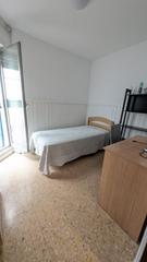 Location Appartement à Ciudad Jardín - Zoco. Piso en alquiler en ciudad jardín  avda. medina azahara, 4 dormi