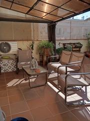 Etagenwohnung in Poble Sec. ?? planta baja familiar con gran terraza en el centro de igualad