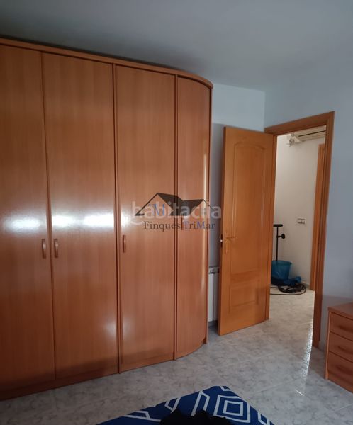 Foto 3684f047-09b4-4796-99c0-b17de593ad62. Casa adossada amb xemeneia calefacció aparcament a Igualada