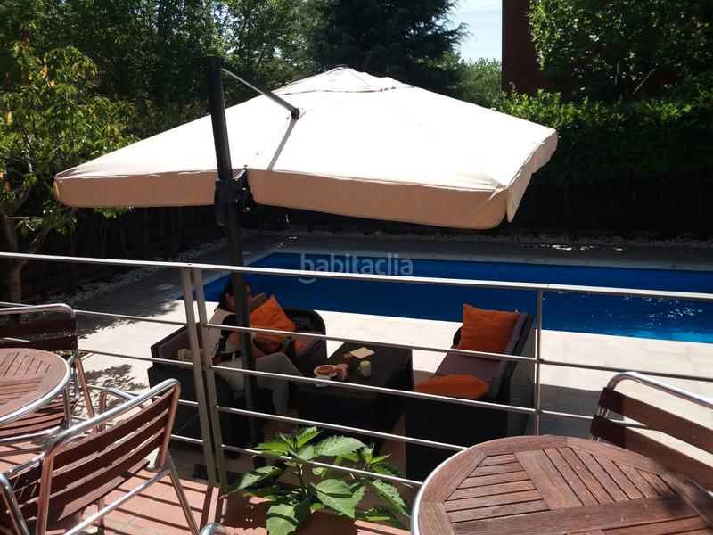 Foto d8d3e643-732f-4f61-8f87-250e564be438. Chalet con riscaldamento parcheggio piscina in Les Comes Igualada