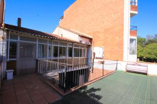 Casa adossada  Carrer de pius xii. Casa adosada en venta en un encantador pueblo tranquilo