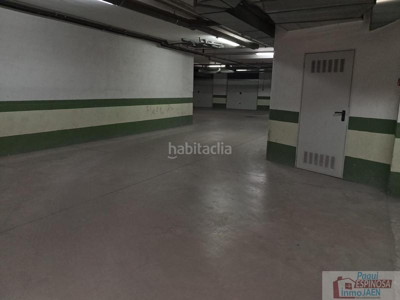 Foto 0c28a8cf-23c8-4871-bddb-a8237a29c4e0. Parking coche garaje en Torredonjimeno