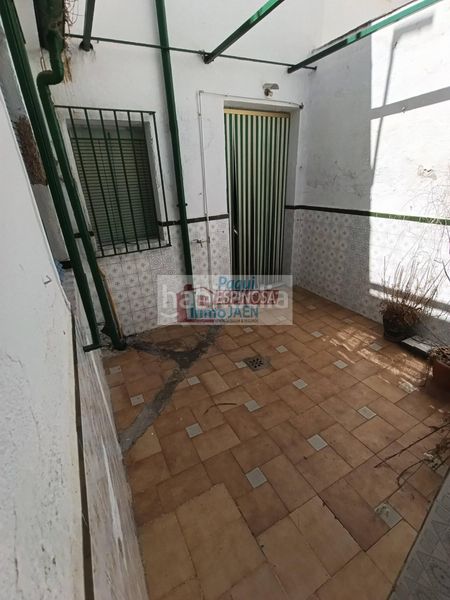 Foto ef1fc1a8-b0a9-4fa7-866b-12e01aecd2df. Casa a Torredonjimeno