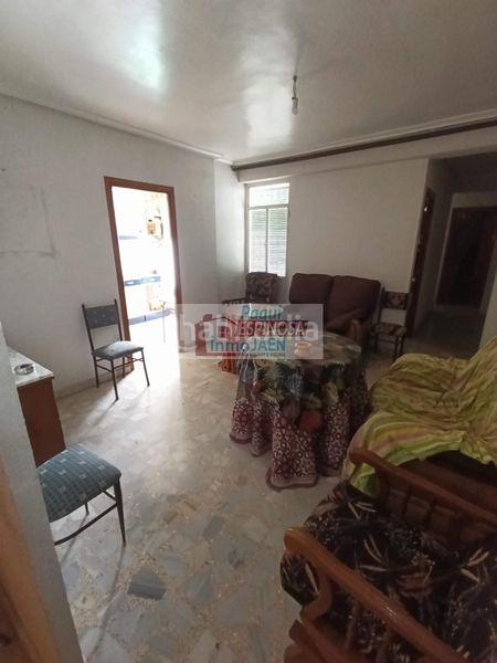 Foto 1aec3149-a2db-40ae-9d37-176b564be8d1. Casa amb aparcament a Torredonjimeno