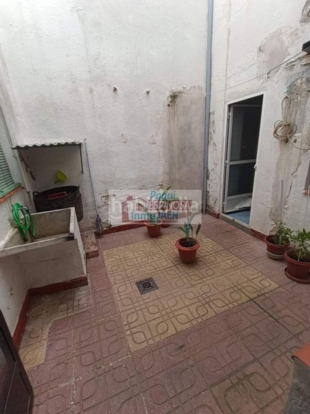 Foto c5e929c3-0531-4635-8a31-55e6d7cf0a8e. Casa amb aparcament a Torredonjimeno