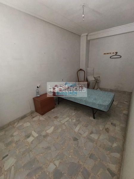 Foto f8ff690b-b3cc-41f3-8b5b-9ab3e3766096. Casa amb aparcament a Torredonjimeno