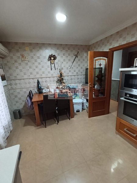 Foto ea9c1a3b-7c9d-47c8-9d8d-2a3e8b083c11. Piso  en Martos