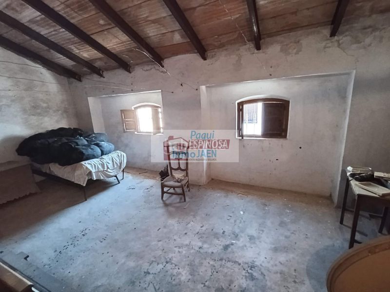 Foto 5c46ee2b-8265-4501-9178-92f42f1a658b. Casa  en Torredonjimeno