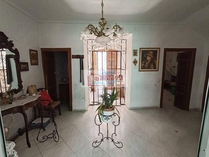 Foto af1cbd9e-ff22-44a0-a143-9521301c3ffd. Casa  en Torredonjimeno