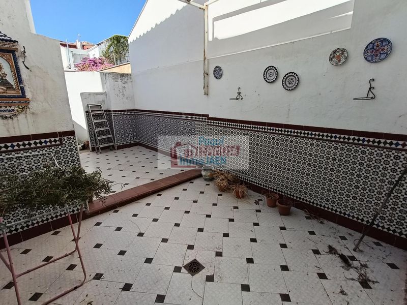 Foto d83f40cc-97f4-48df-bd5d-0835ac33a4a1. Casa  en Torredonjimeno
