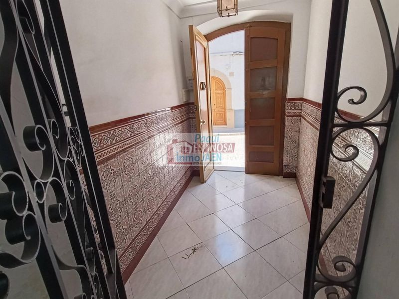 Foto e7bda95e-eade-41e5-aaf7-09b310f790ec. Casa  en Torredonjimeno
