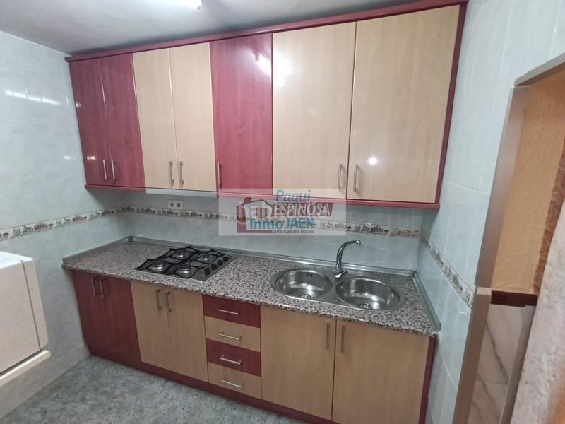 Foto 2436d9fb-4737-4294-b34c-e81ea4e4cd48. Casa  en Torredonjimeno