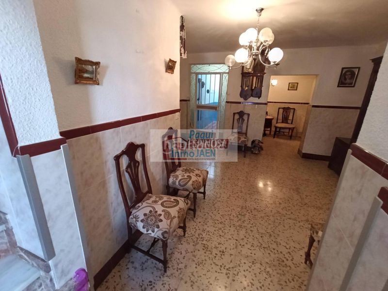 Foto 2c685986-2ef4-47db-b903-e8bd4ba0c7a9. Casa  en Torredonjimeno