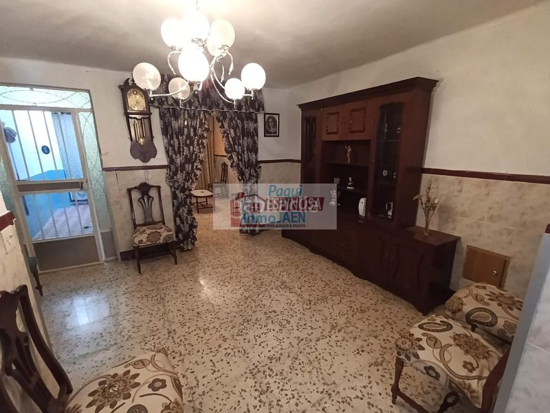 Foto 303d9bc6-a6be-4310-86b0-06d9f74d7aa7. Casa  en Torredonjimeno