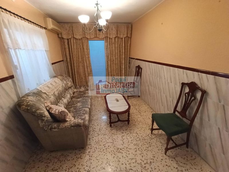 Foto e931326a-46e0-42e9-b32b-f393d5aa4cfc. Casa  en Torredonjimeno