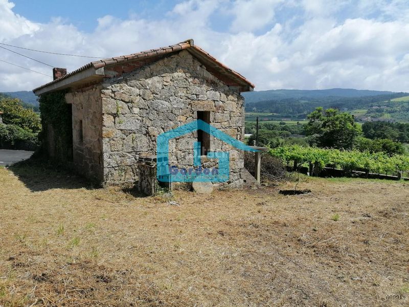 Foto 452848ca-6bd9-43f3-94ef-2ea287359ec8. House with parking in Meis