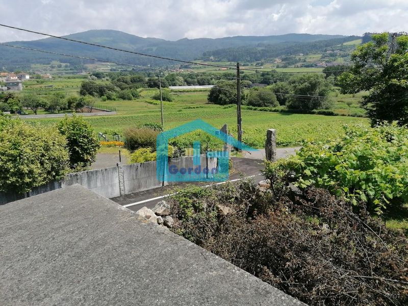 Foto 48cf03cc-4604-426f-96ed-2d2114cd127d. House with parking in Meis