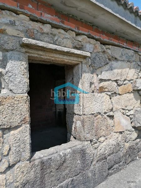 Foto 88b8df08-4e9d-48ef-b6a5-d472e9fb741b. House with parking in Meis