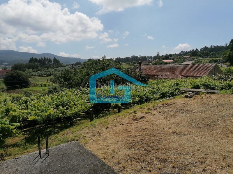 Foto ae74ba58-06ff-489e-8e28-da5f2bd3dd81. House with parking in Meis
