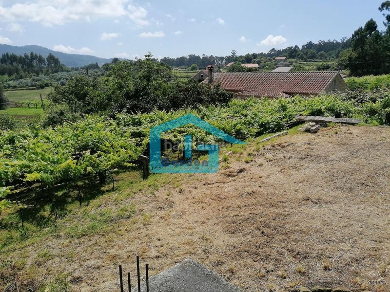 Foto fc6daf61-b9ae-4f52-996e-8756bd7b28b3. House with parking in Meis