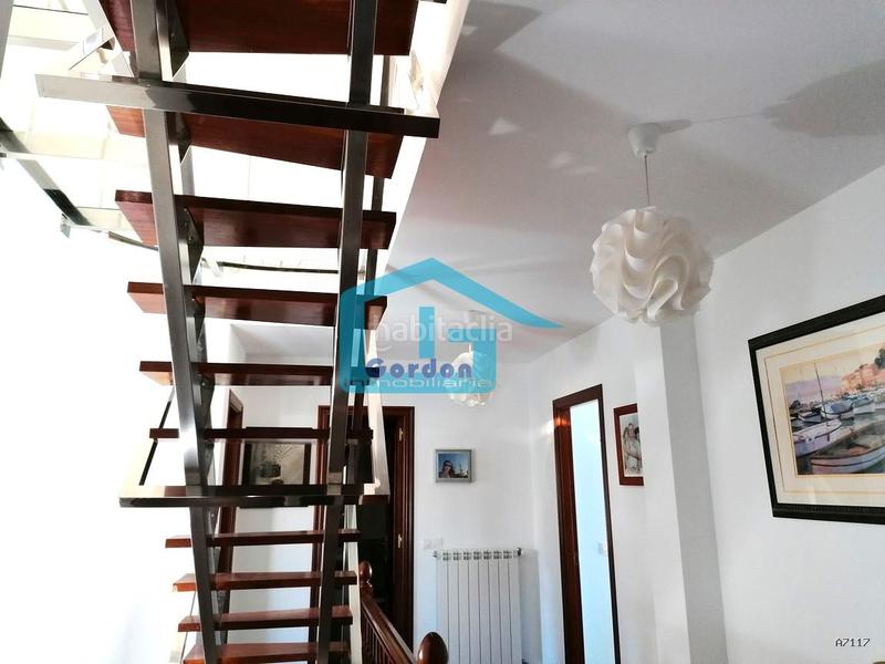 Foto cb1e80dd-8ea0-485b-a2eb-3de0e070253a. Chalet dans n/a 20 dans Castiñeiriño - Cruceiro de Sar Santiago de Compostela