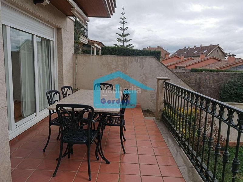 Foto 573d8721-58d8-41bf-9931-cceb65e22383. Alquiler chalet en n/a en Sanxenxo pueblo Sanxenxo