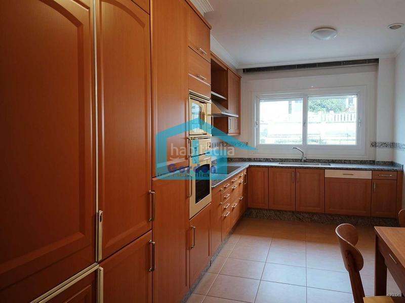 Foto e6b31f31-d6f8-434c-9d5a-f61a55475993. Alquiler chalet en n/a en Sanxenxo pueblo Sanxenxo