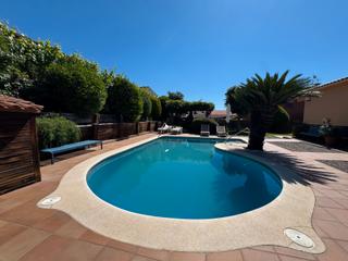 Chalet  Carrer del pit - roig
