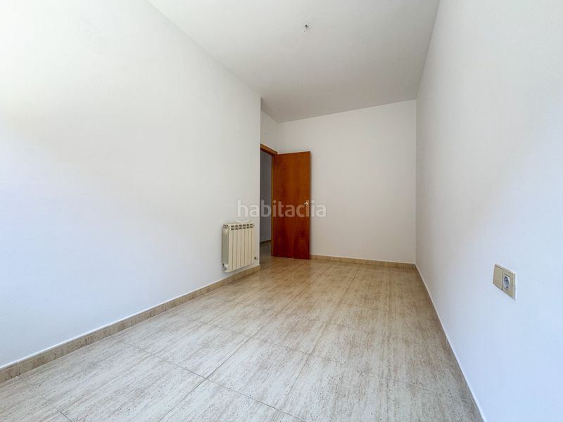 Foto c26b5a8e-2d15-4c17-bbb5-37e6c98472dc. Casa amb calefacció aparcament a Sentmenat