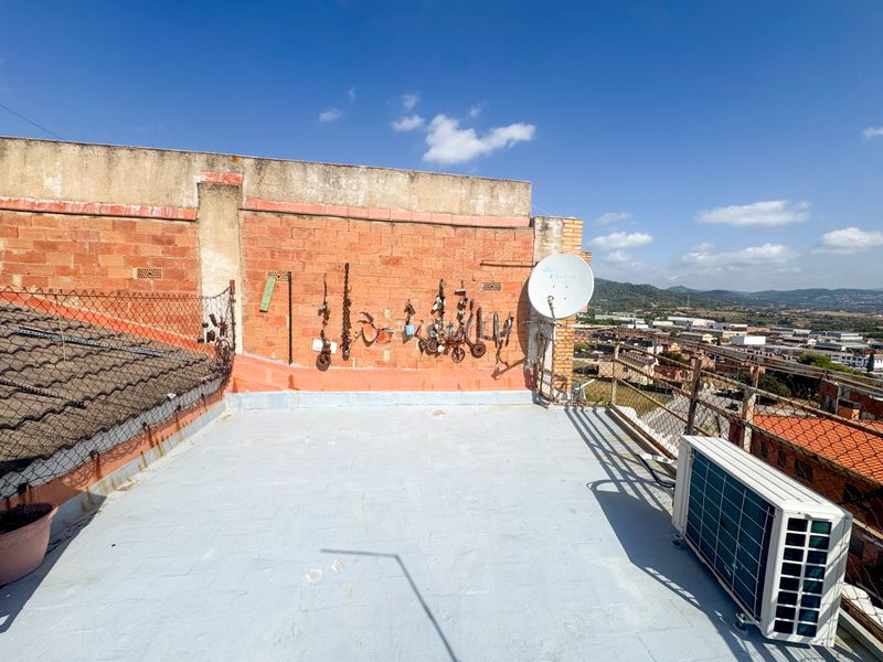 Foto b1449828-78b9-4844-83dc-556f5533c022. Pis amb xemeneia calefacció a Sentmenat