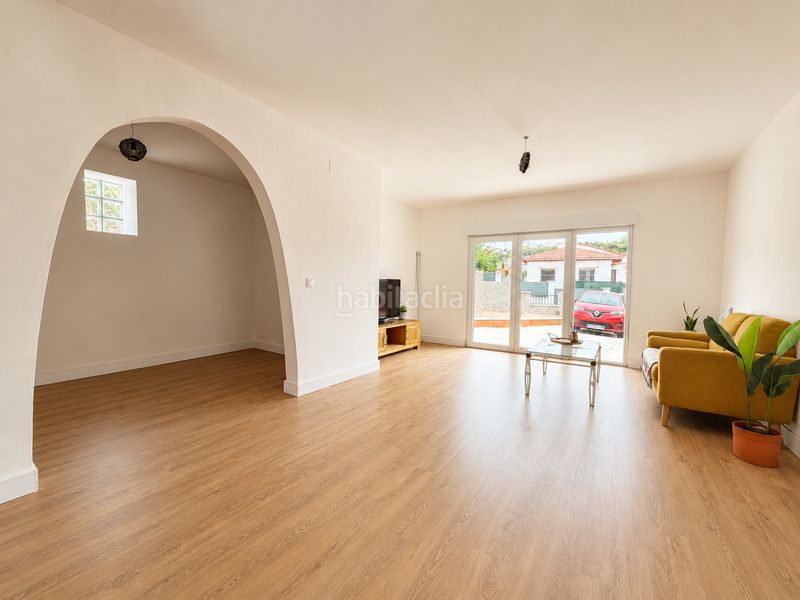 Foto a1ce437c-e8ff-45b0-91cb-ea886813cbcb. Casa amb xemeneia calefacció aparcament a Segur de Calafell nucli urbà Segur de Calafell