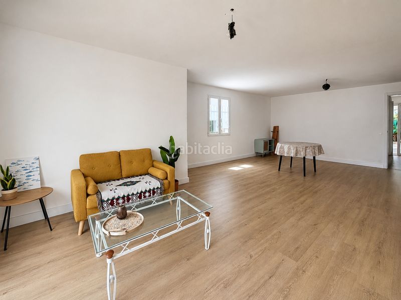 Foto e7fc7fe7-937e-4d94-a9a8-ff72c3d544d4. Casa amb xemeneia calefacció aparcament a Segur de Calafell nucli urbà Segur de Calafell