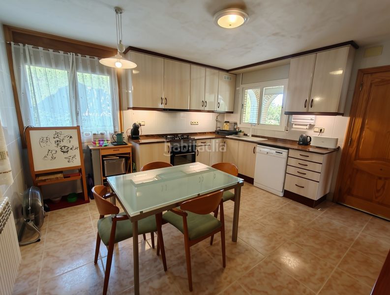 Foto aef76332-39a3-4176-8f77-54501f67785c. Chalet with heating parking in Masquefa