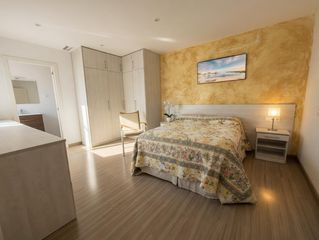 Casa a schiera  Carrer del vallespir. Casa en torre blanca