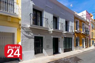 Casa  Calle martin cansado. Casa recientemente reformada en su totalidad en m. cansado badaj