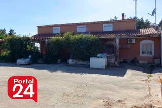 Xalet en Las Vaguadas. Chalet espacioso en manato, badajoz  oportunidad nica