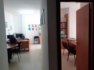 Lloguer Oficina a Casco Antiguo. Entreplanta en alquiler