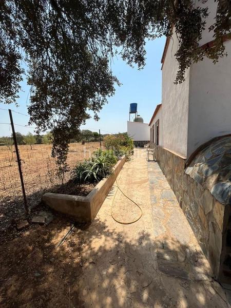 Foto 4ba3b64e-cf4e-49db-b992-76e6cde38af9. Chalet avec piscine dans Cheles