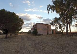 Masia  Polígono poligono industrial. Se vende finca en zafra