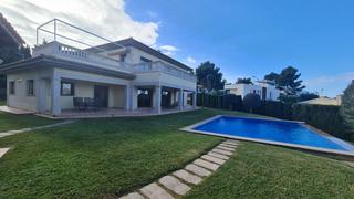 Xalet a Santa Pona. Chalet en venta en santa ponsa