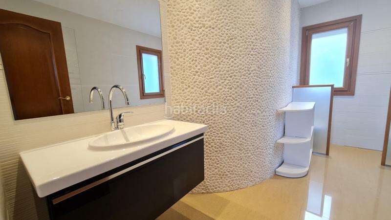 Foto be5f6291-b3cf-45a4-bf69-84b25564a77a. Chalet con riscaldamento parcheggio piscina in Santa Ponça Calvià