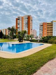 Alquiler Piso en Playa Poniente. Piso en alquiler en segunda planta con piscina comunitaria