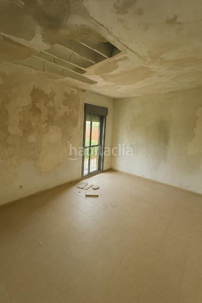 Foto 9f09f48d-6c86-4f6f-a709-df5c16540bec. Piso  a la venta av del cid en La Fontsanta Valencia